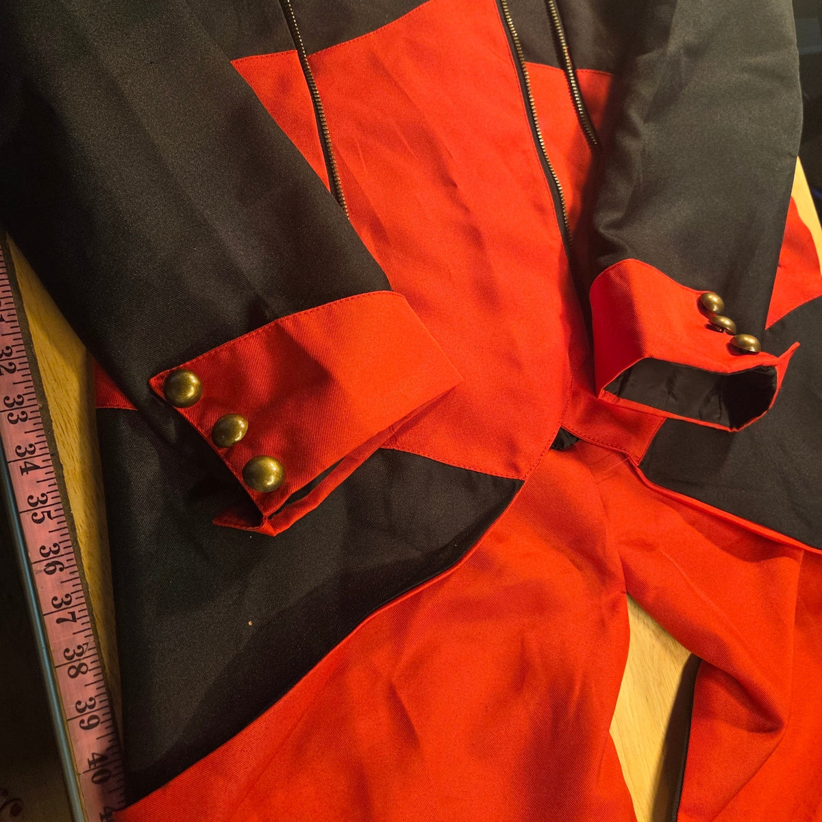 Assassin's Creed red black hooded zip jacket Tails button detail size medium