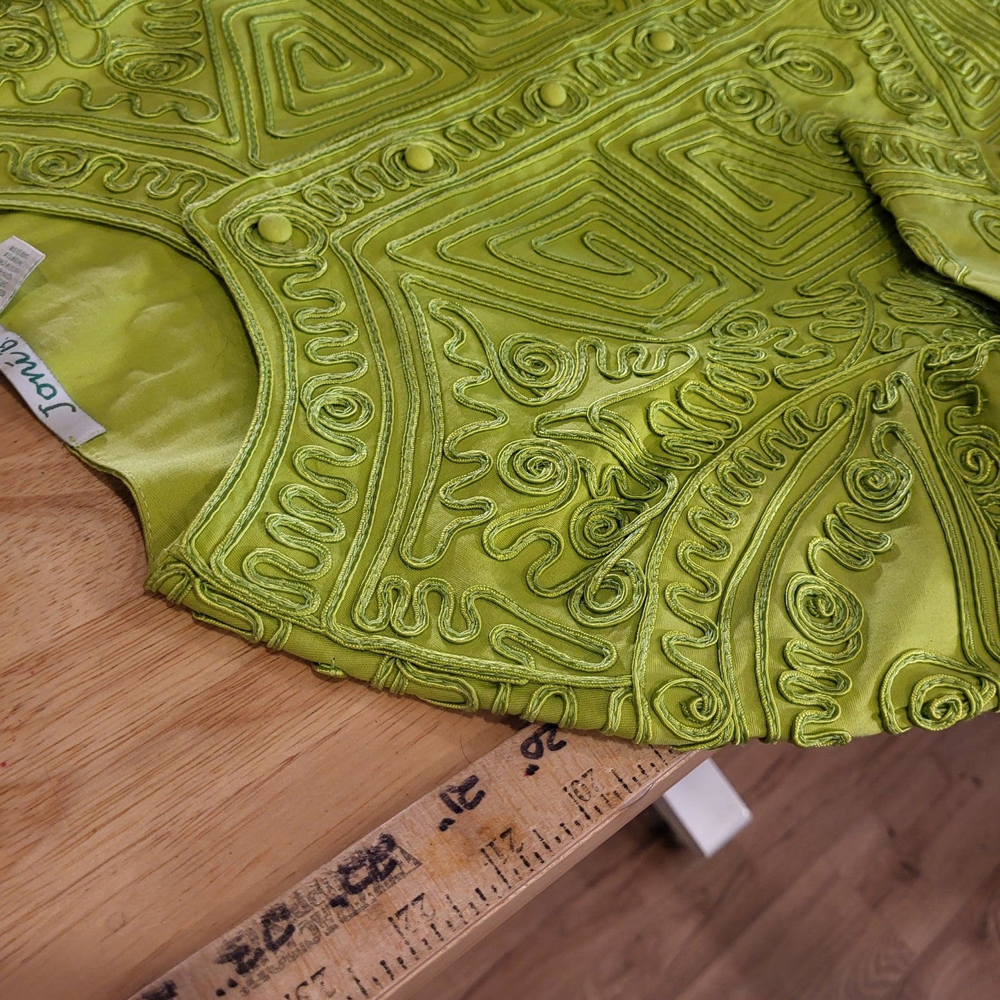 Joni B. Vintage Green Piped Button Front Long Sleeve Embellished 19" P2P