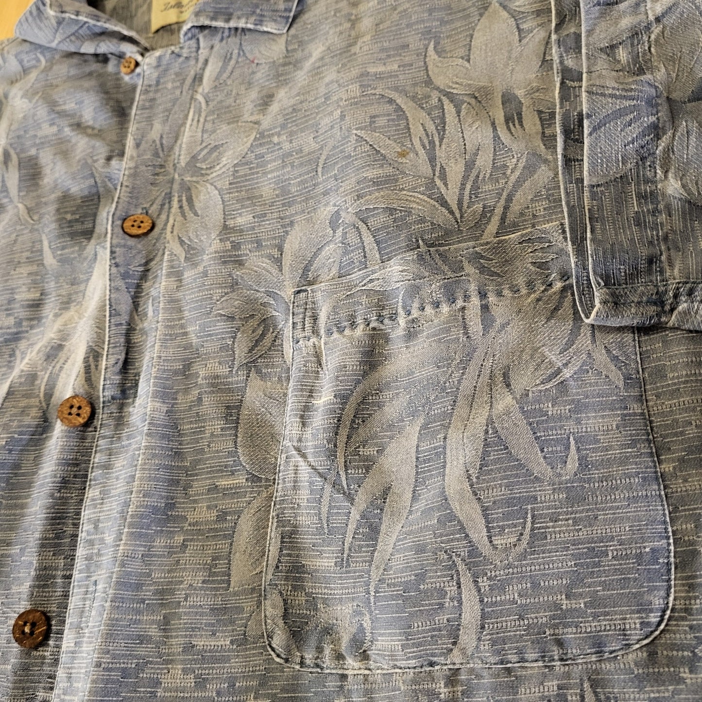 Island Shores Washable Silk Blue Men's Button Down Short Sleeve Coconut Buttons