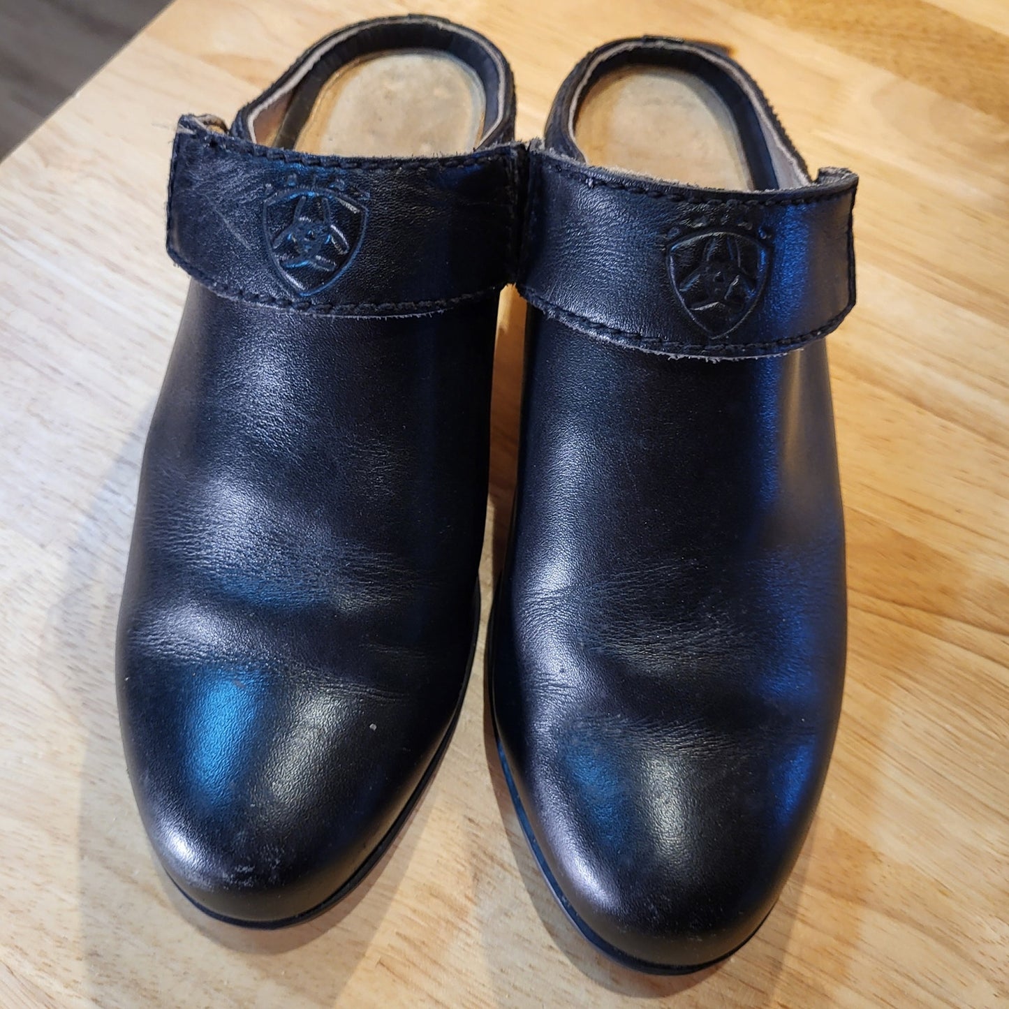 Ariat Black Leather Clogs Sling Back Mules Size 8.5 Rubber Sole Slip Proof
