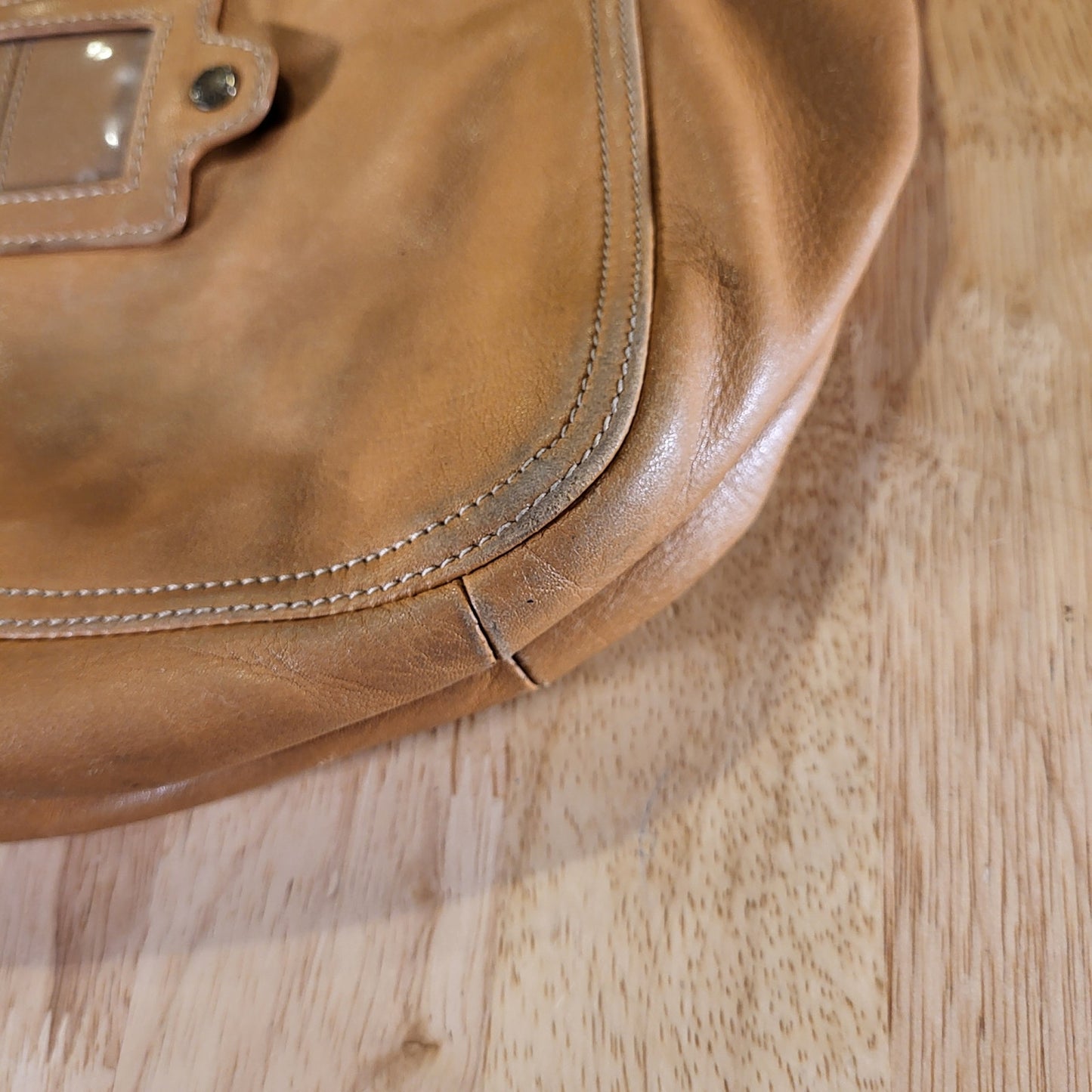 Fossil 100% Leather Tan Shoulder Bag Pockets 13" x 9"