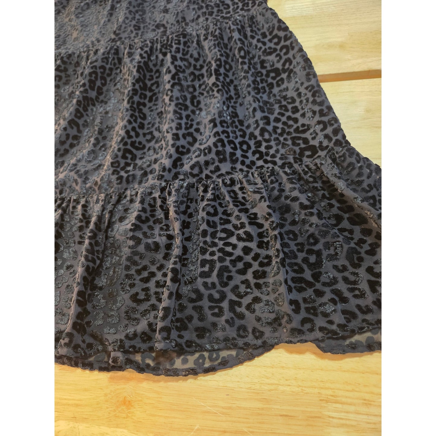 Ann Taylor Loft black burnout velvet leopard -tiered gathered cap sleeve mini Md