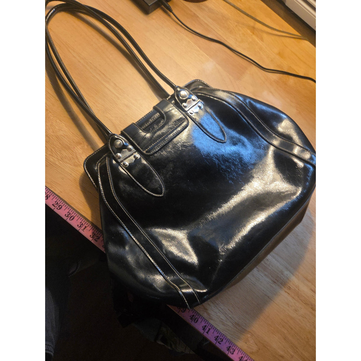 Vintage black purse silver class detail shoulder bag patent leather Style