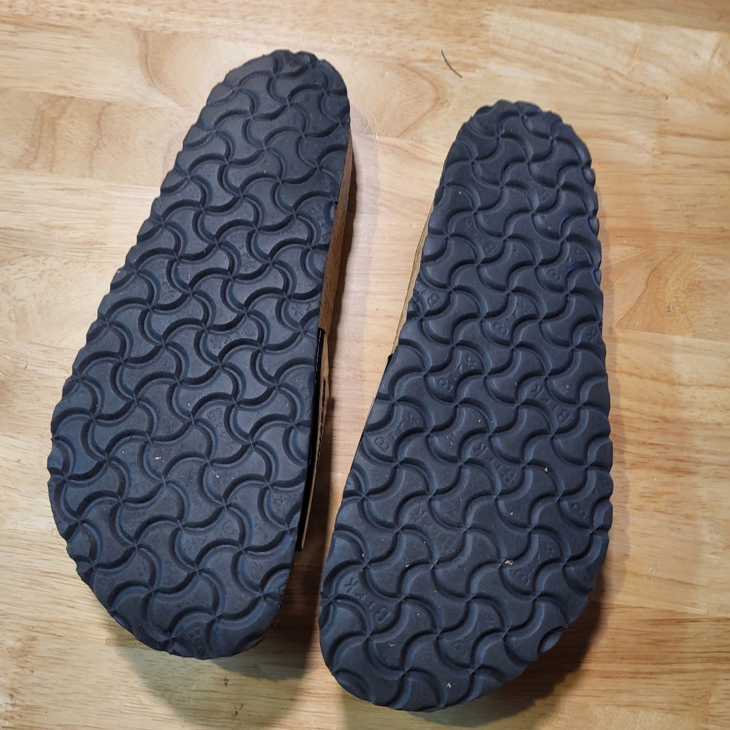 Birkenstock Black Pattern Leather Size 41 Leather Good Condition