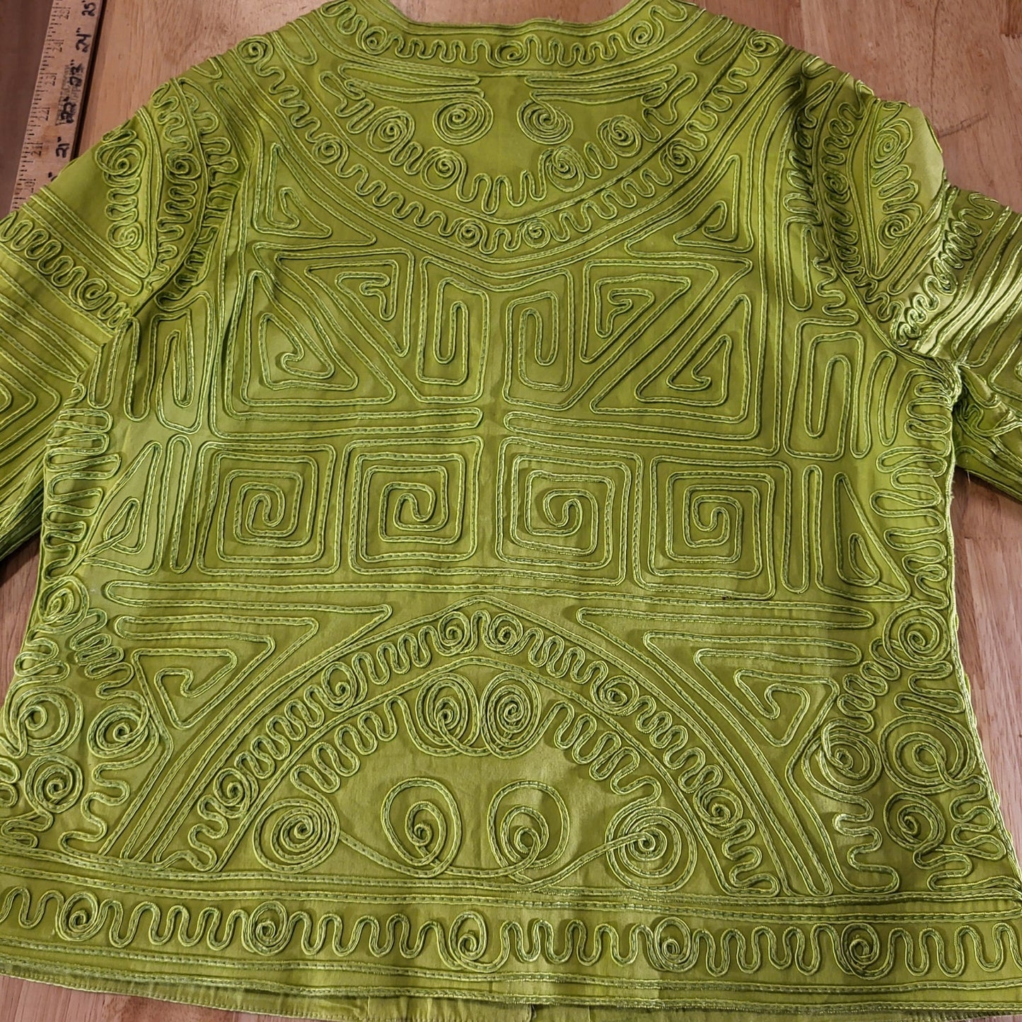 Joni B. Vintage Green Piped Button Front Long Sleeve Embellished 19" P2P
