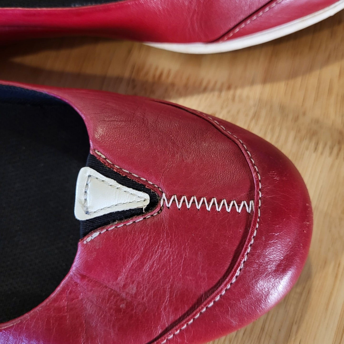 Merrill red size 10 slide on Flats leather white detail Rubber Sole insert