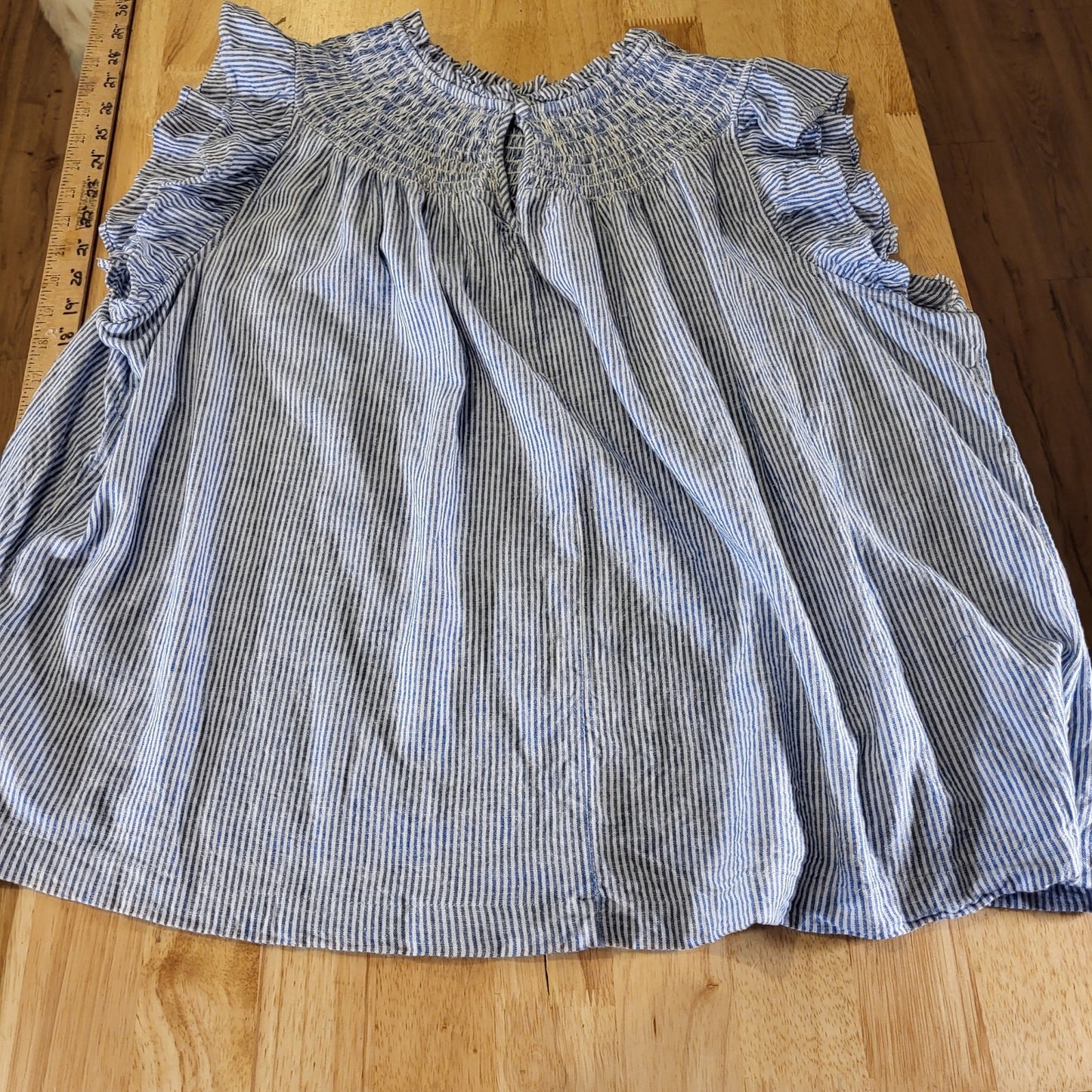 Crown & Ivy XXL Linen Blend Flutter Sleeve Elastic Keyhole Blue Striped