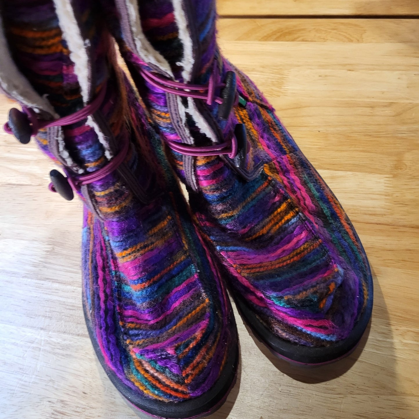 Sanuk Horizon Colorful Yarn Mid-Height Faux Shearling Boots Yoga Mat Sole 9