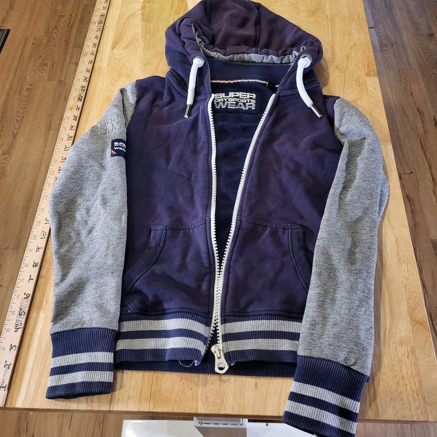 Super dry SPORTS gray blue zip hoodie embossed GRAPHIC Hood pockets x-small