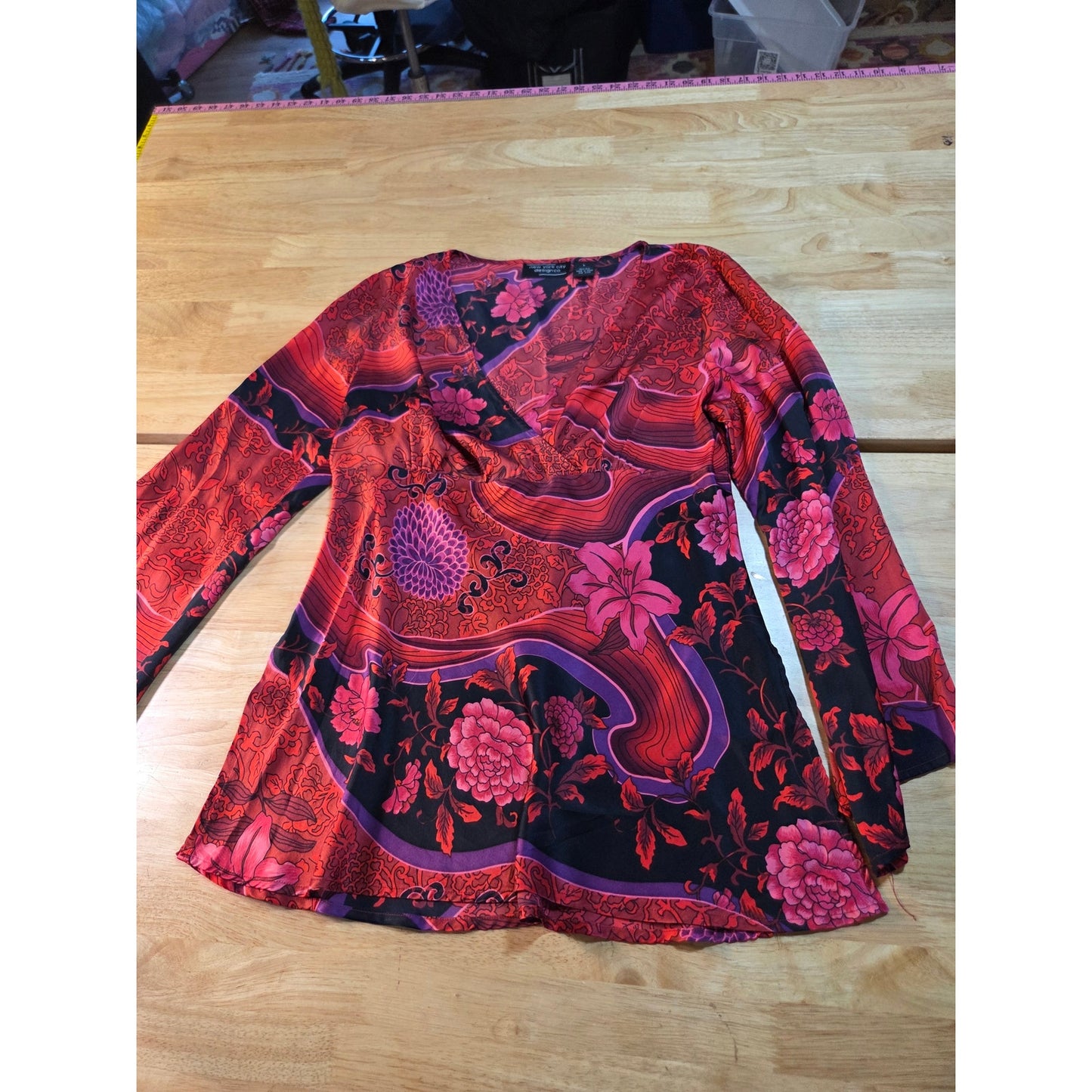 New York City design company 100% silk floral prints long Bell sleeve