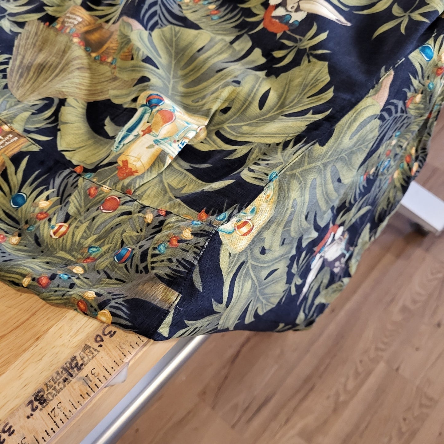 Tommy Bahama 100% Silk Christmas Island Hawaiian Tiki Santa XXL Embroidered