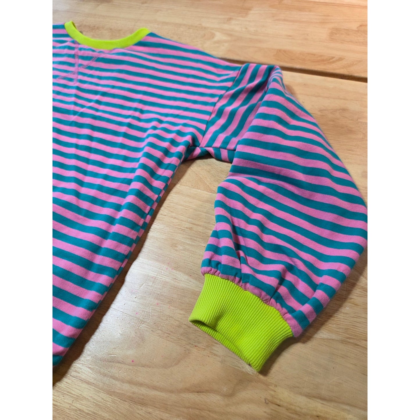 Neon pink grain and blue viral striped sweatshirt viscose blends small