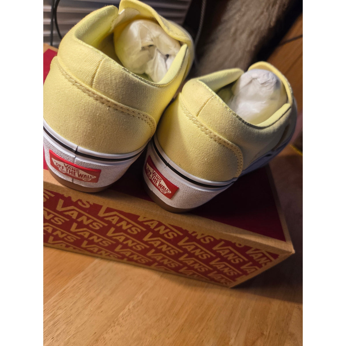 New inbox yellow platform slide on Canvas Vans butter yellow size 9 and 1/2