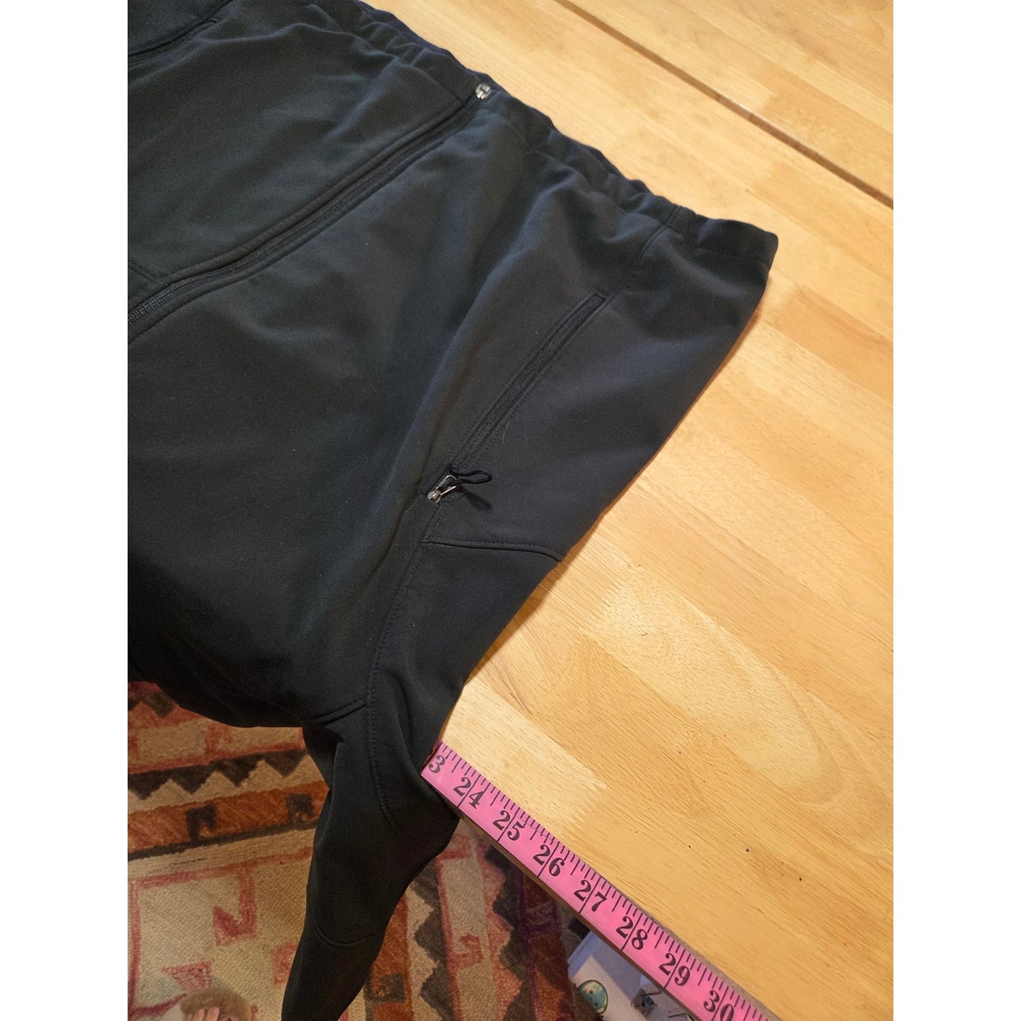 Black North Face jackets missing straps on sleeves but good condition LRG