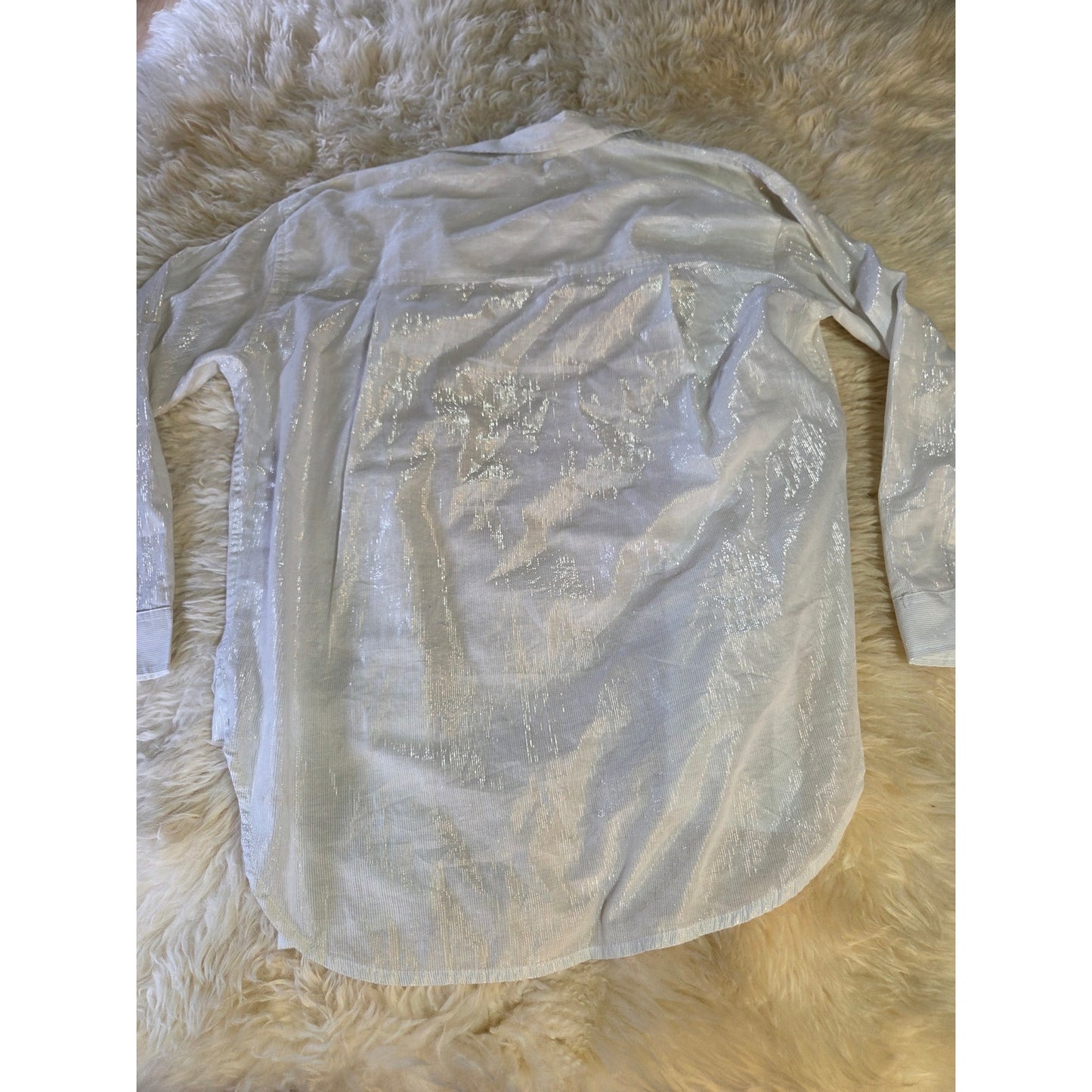 Gloria Vanderbilt White long sleeve collared button down silver metallic Medium