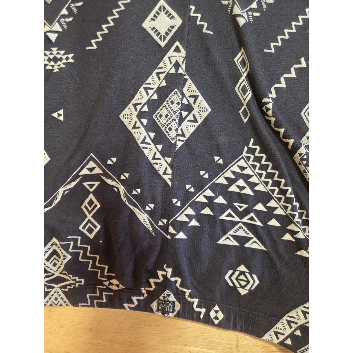 Billabong maxi skirt Jersey knits Aztec prints black and gray bodycon Medium