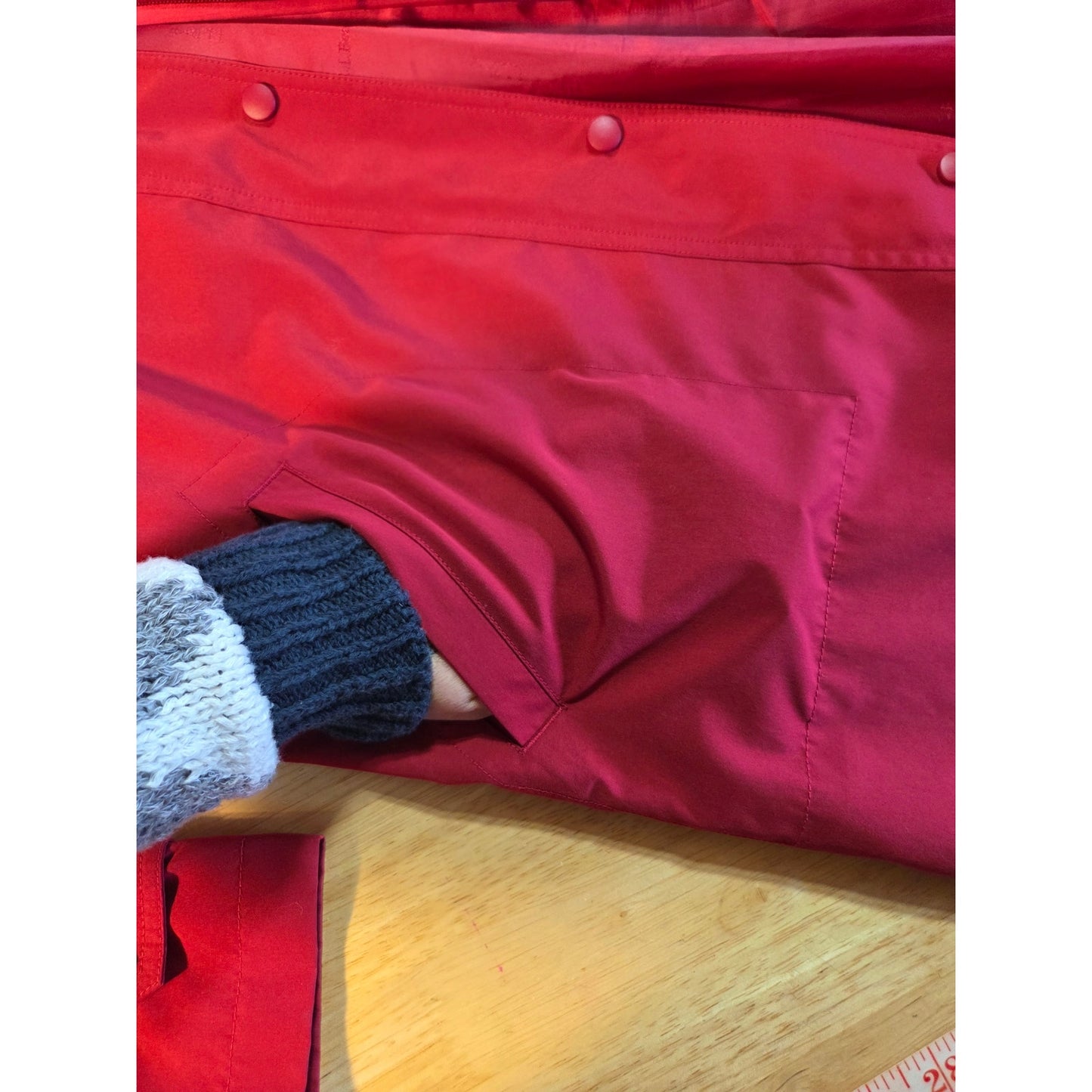 LL Bean red jacket zipper pocket size medium water resistant work jacket