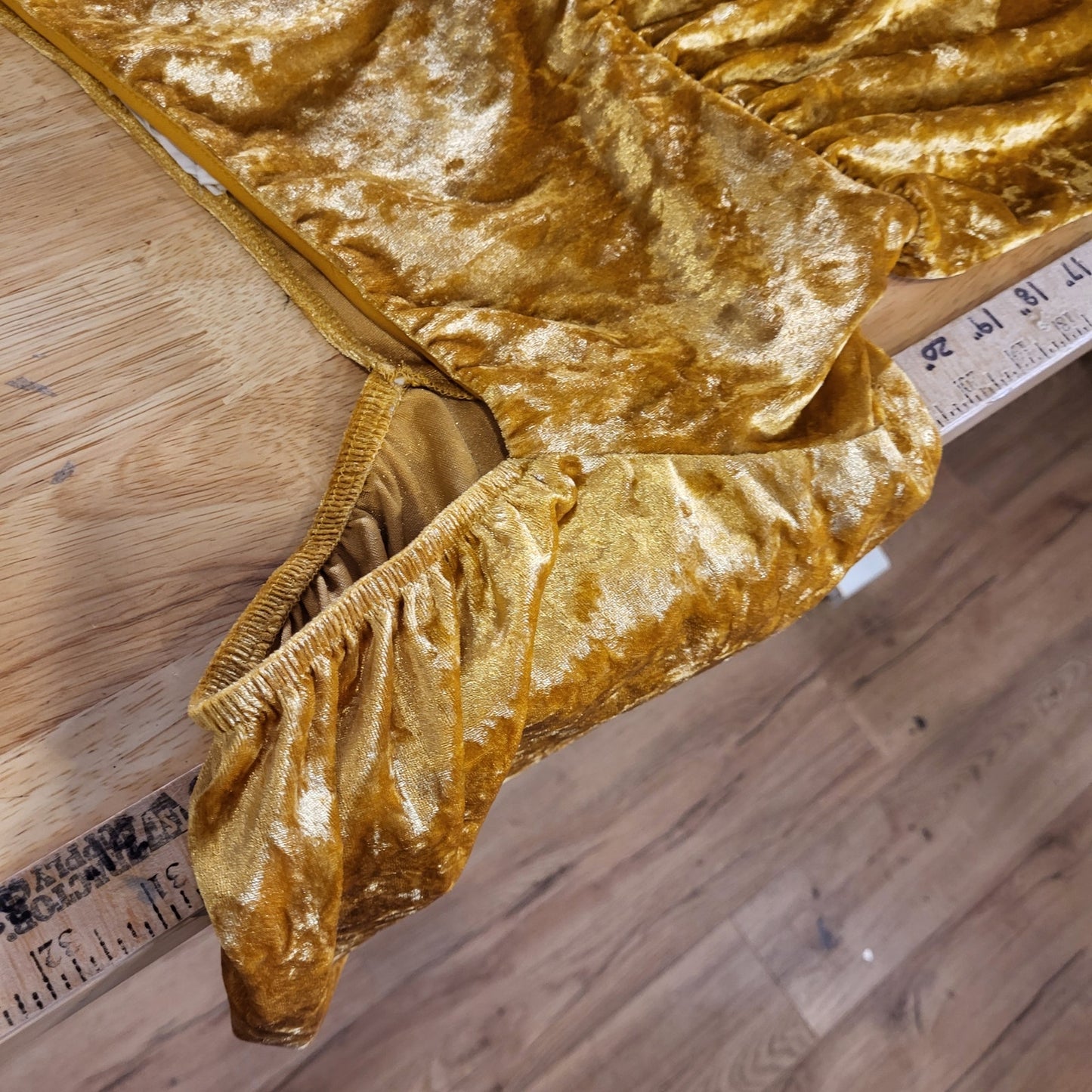 All In Favor Gold Velvet Flutter Sleeve Tiered Ruffle Mini Dress Medium