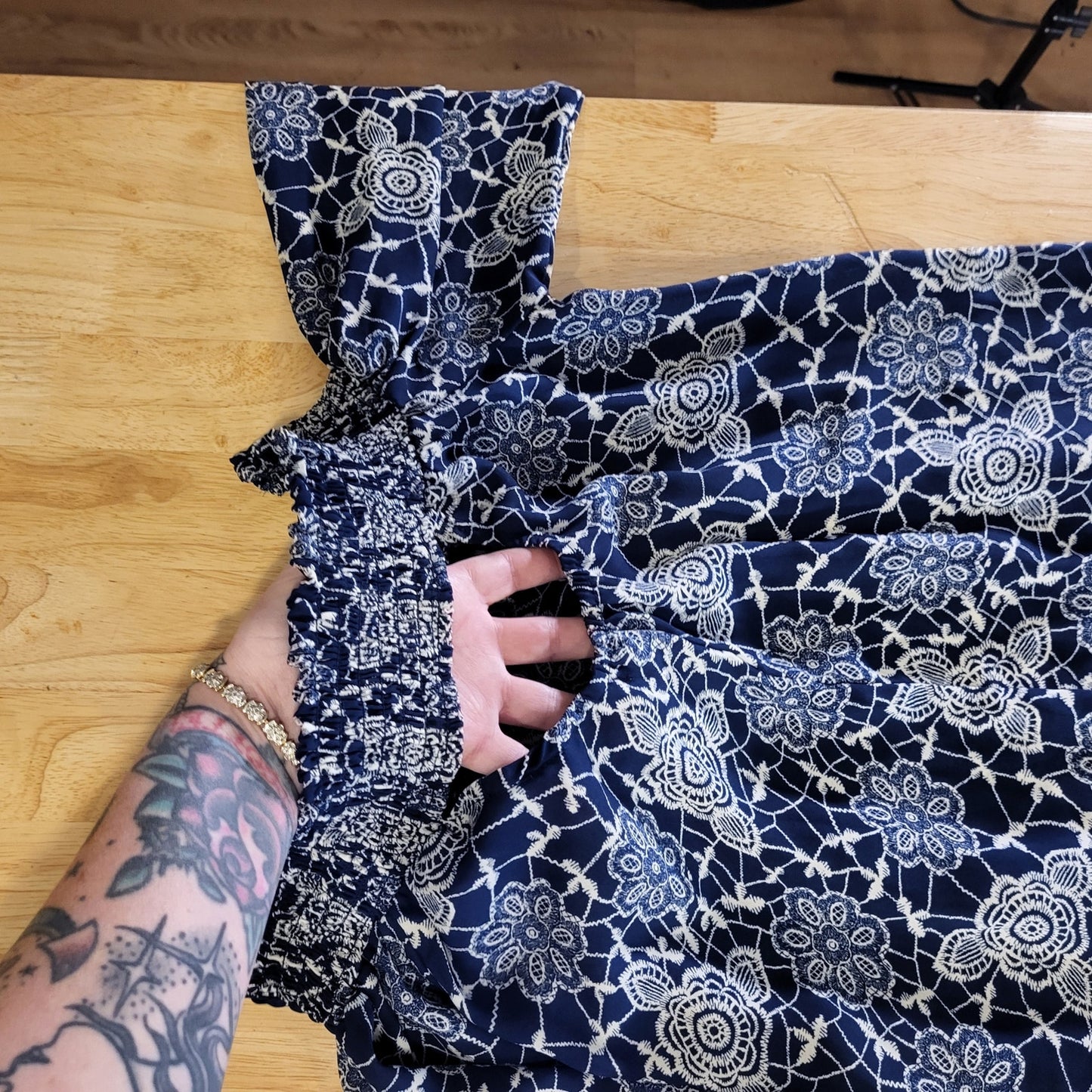 Navy Blue Floral Off The Shoulder Keyhole Back Elastic 17" P2P