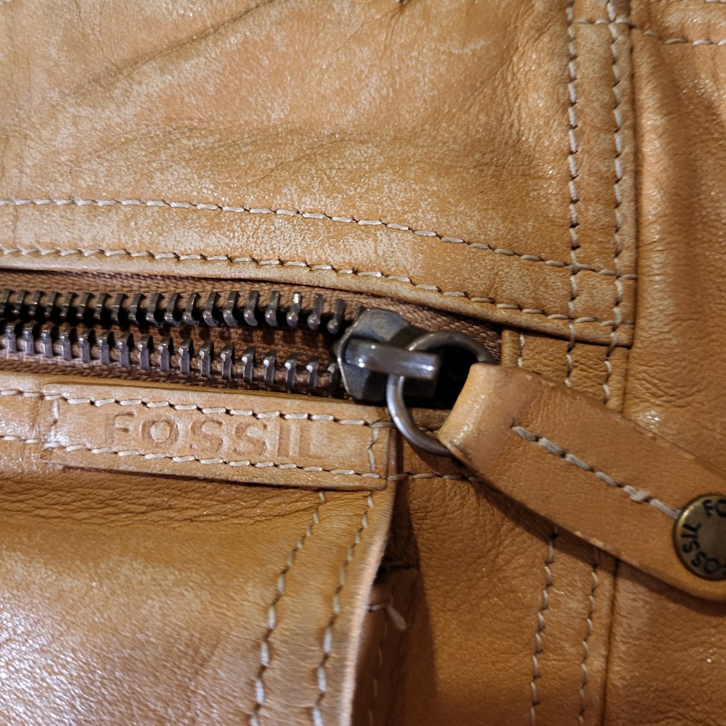 Fossil 100% Leather Tan Shoulder Bag Pockets 13" x 9"