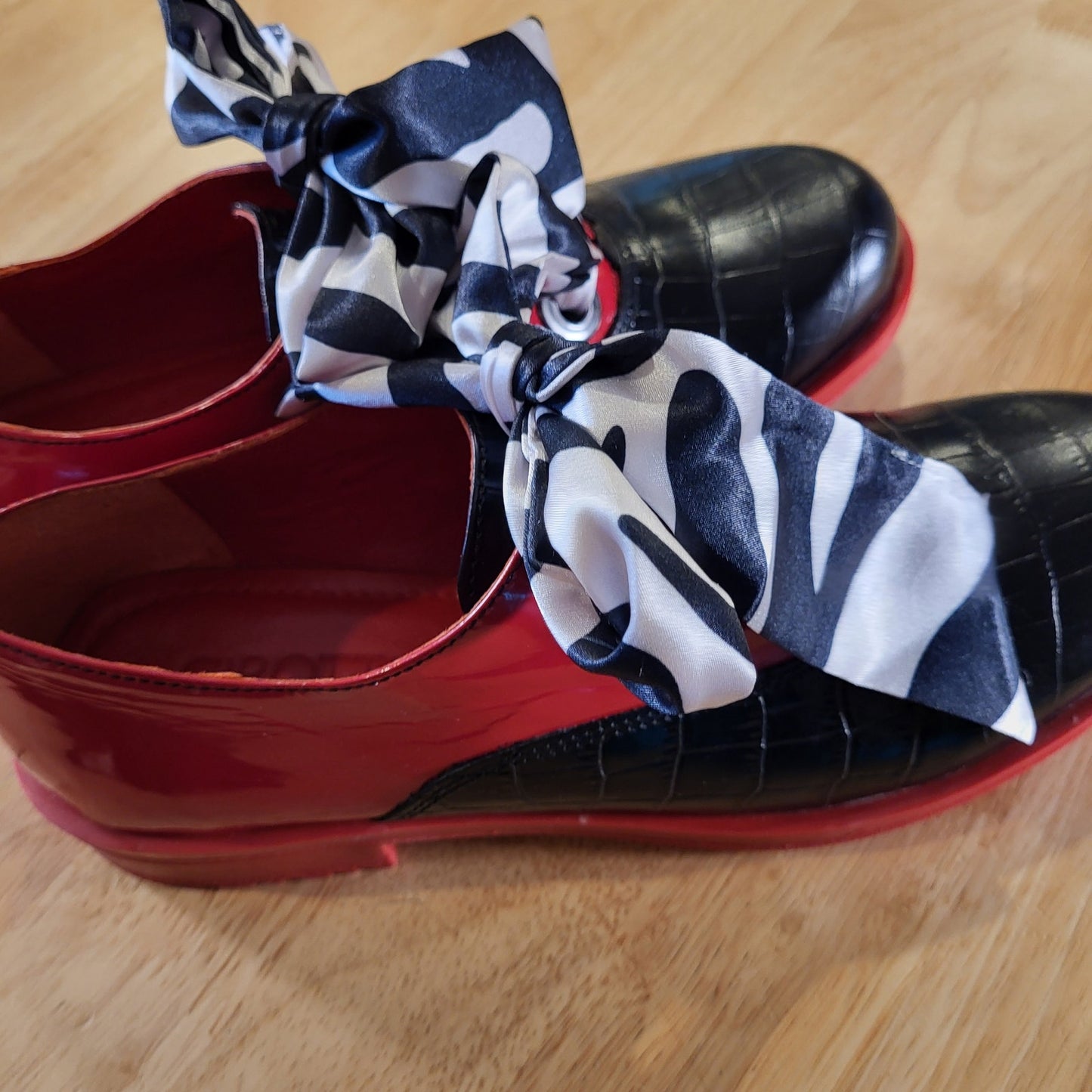 Girotti Italian Leather Black & Red Satin Striped Laces Size 40 9.5 US