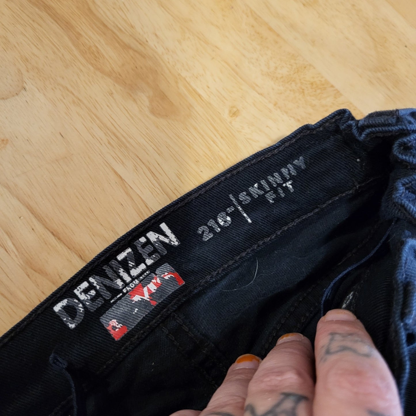 Levi's Denizen 216 Skinny Fit Black Kids Size 12 Adjustable Waist Jeans