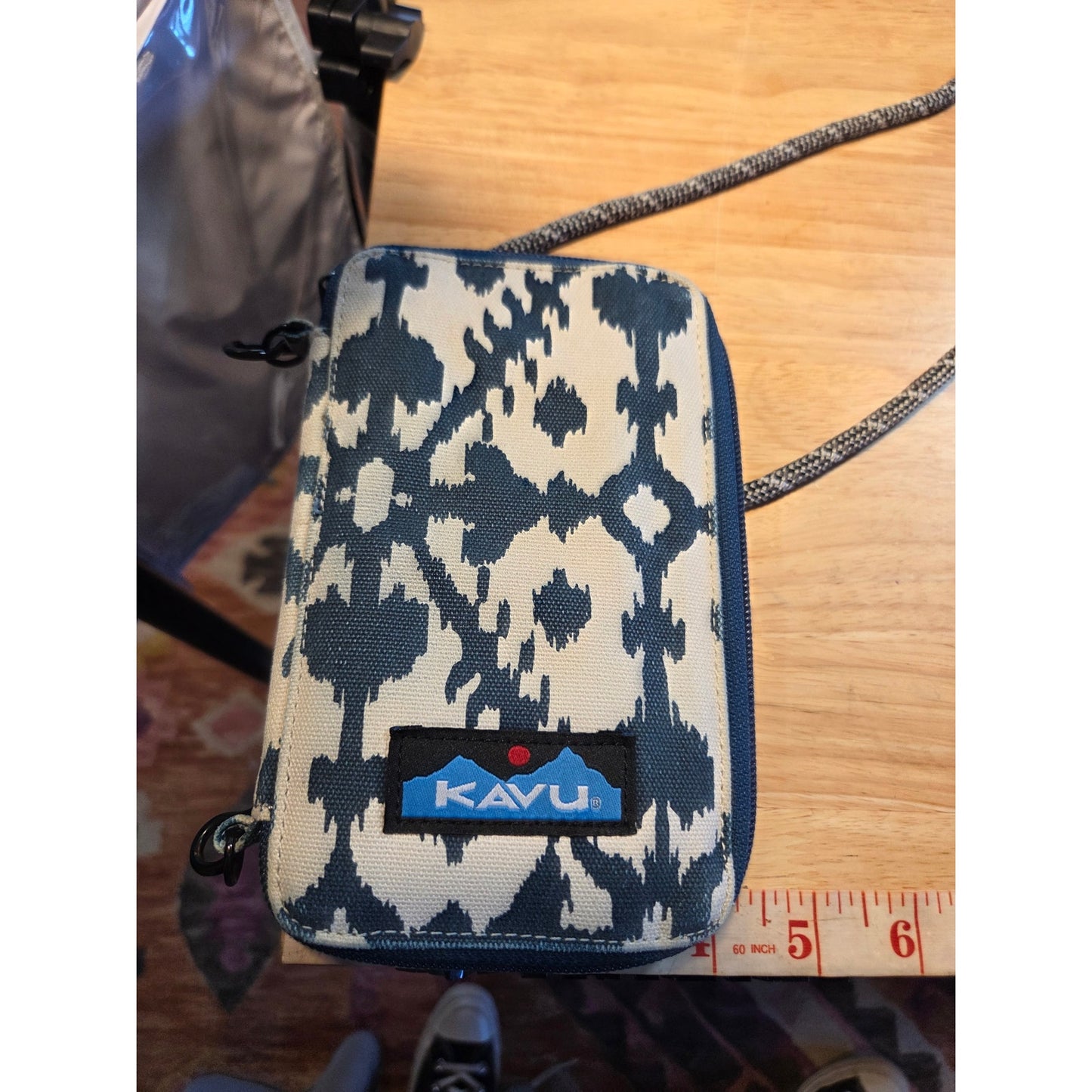 Kavu unused wallet with shoulder strap black and white canvas small
