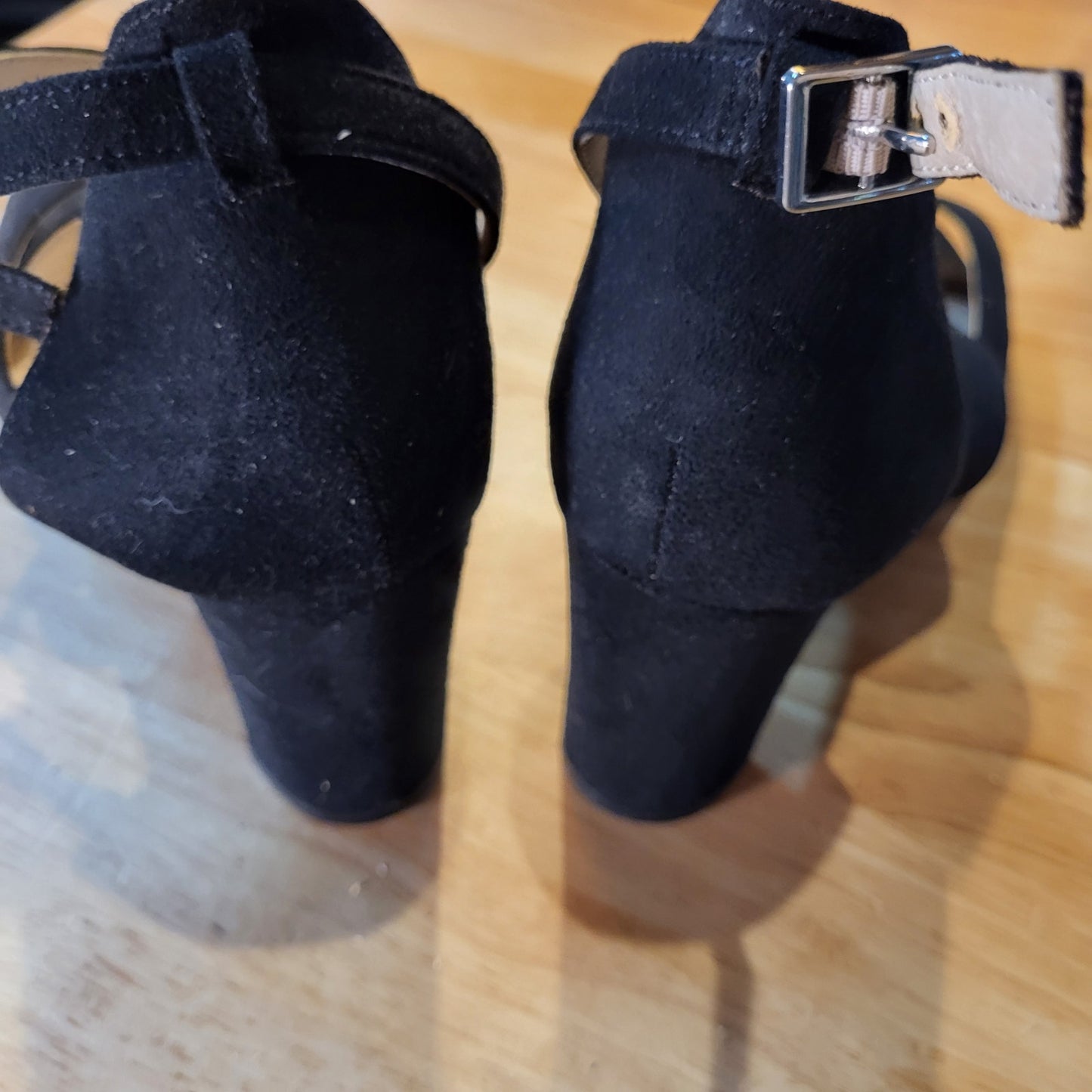 Life Stride Soft System Black Faux Suede Strappy Block Heal 9.5 Buckle