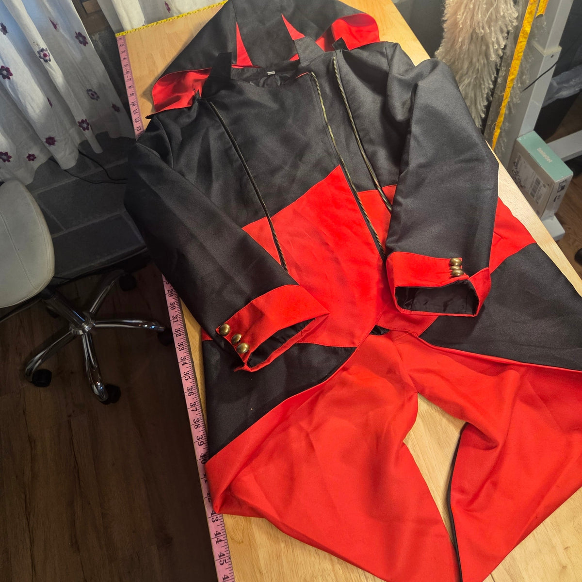 Assassin's Creed red black hooded zip jacket Tails button detail size medium