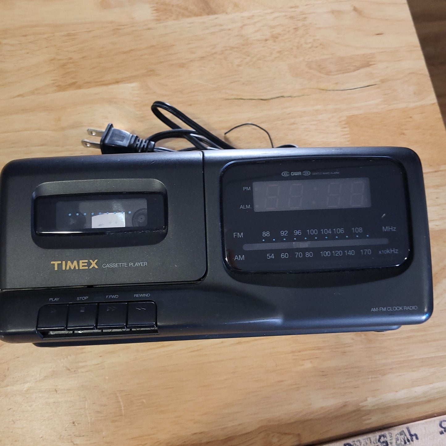 Timex T432B AM/FM Clock Radio Cassette Player Plug or Battery