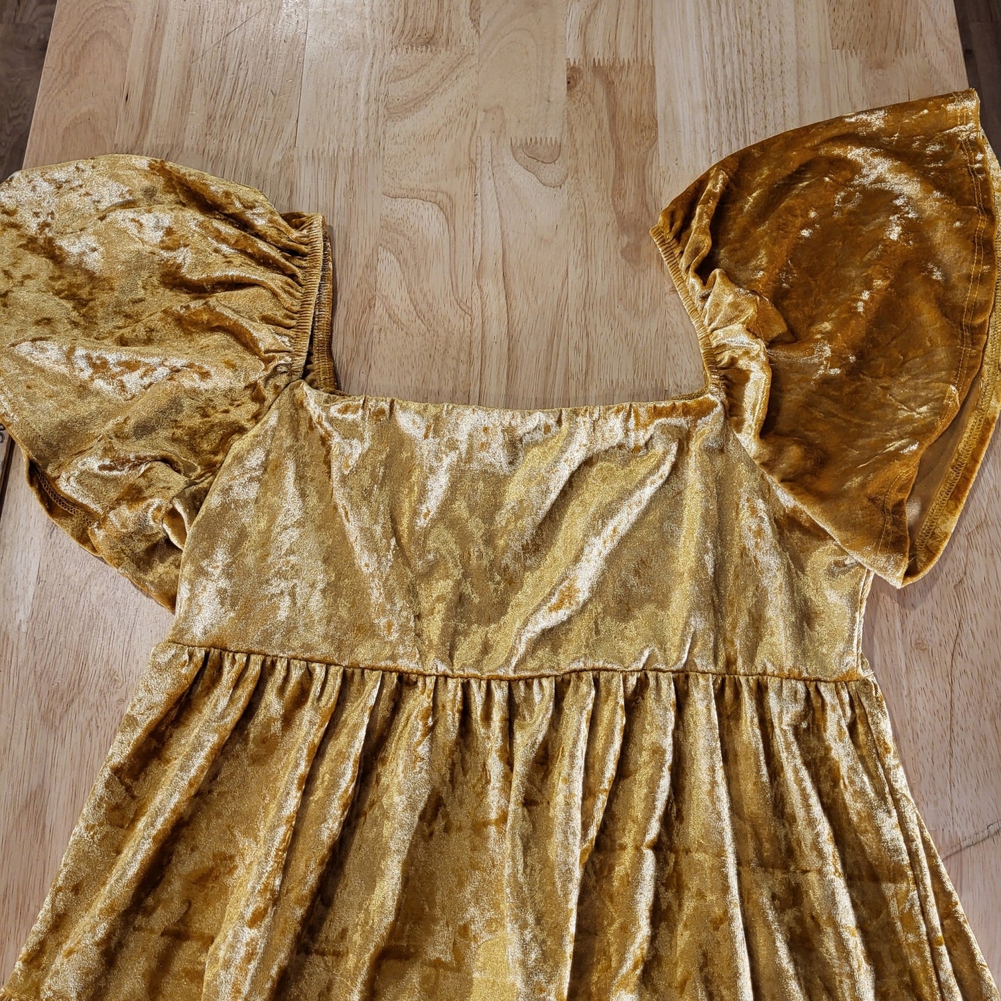 All In Favor Gold Velvet Flutter Sleeve Tiered Ruffle Mini Dress Medium
