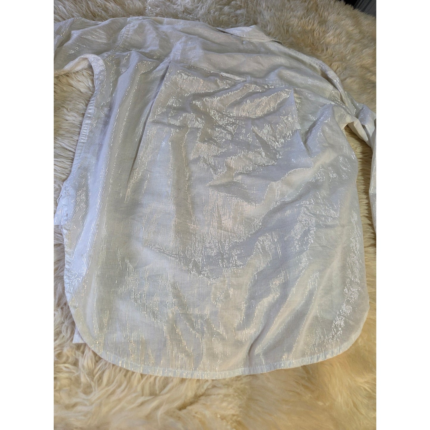 Gloria Vanderbilt White long sleeve collared button down silver metallic Medium