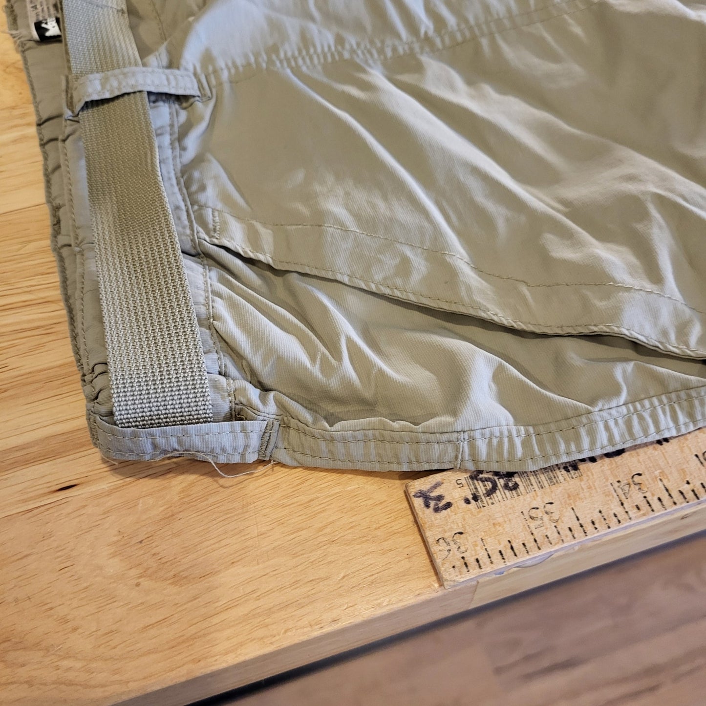 REI 14 Petite Khaki Nylon Convertible Pants Zip Pocket Belted 32" Waist