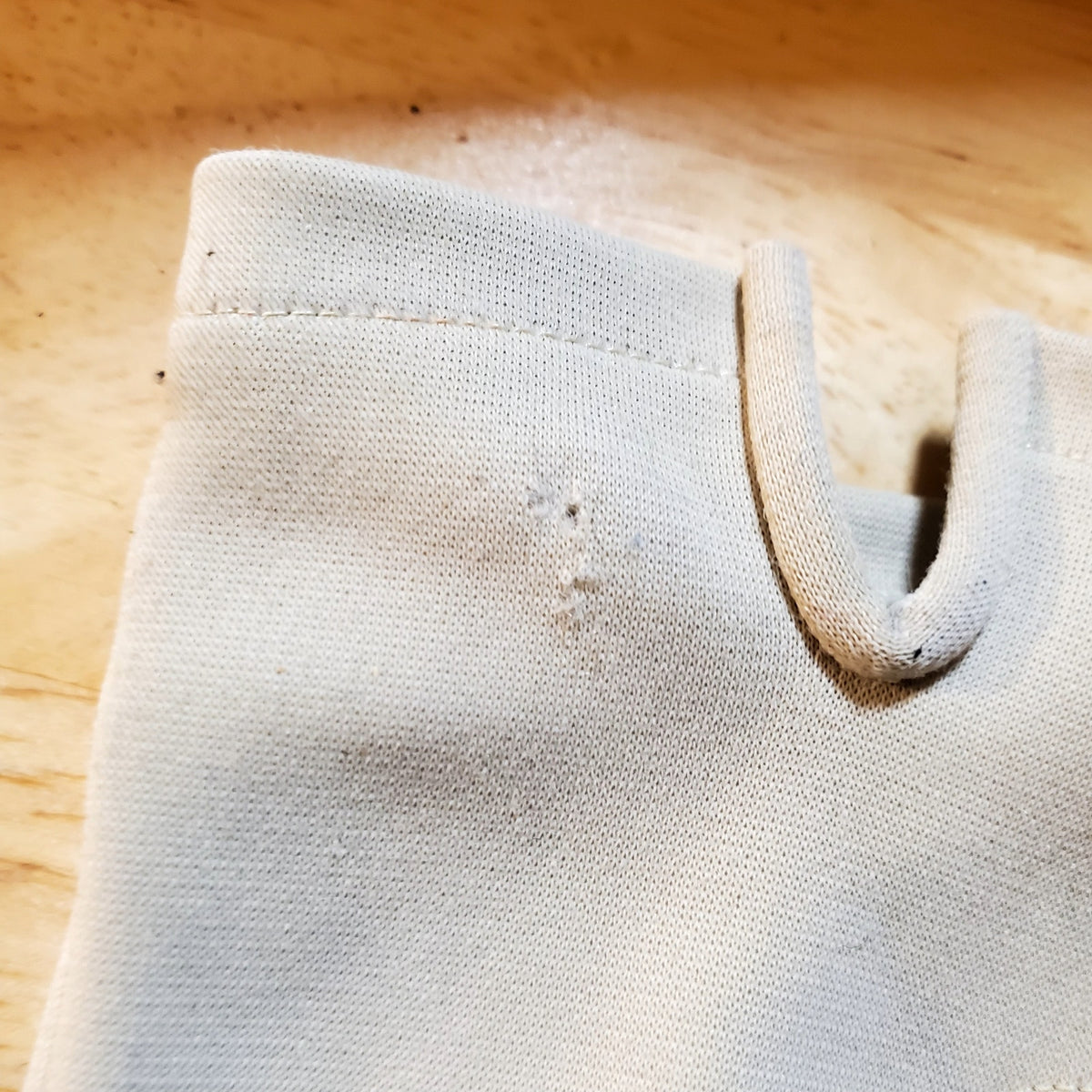 Vintage beige petite gloves 40s 50s small button detail slightly damaged