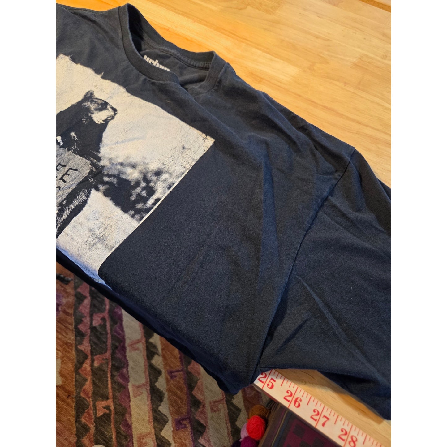 Urban pipeline double XL 100% cotton black bear hug graphic tee