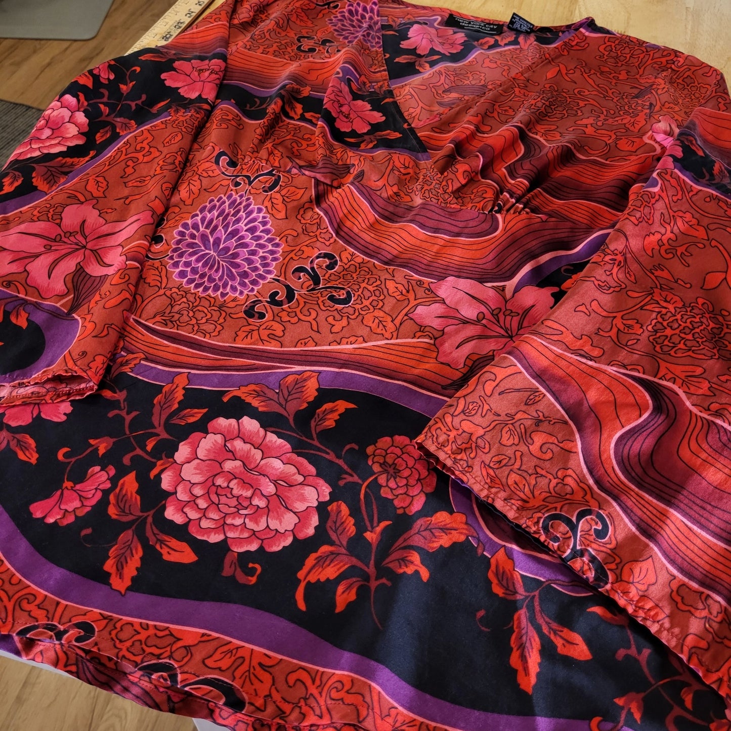 New York City Design Co. Colorful Pink Graphic Print Silk Blouse Bell Sleeve L