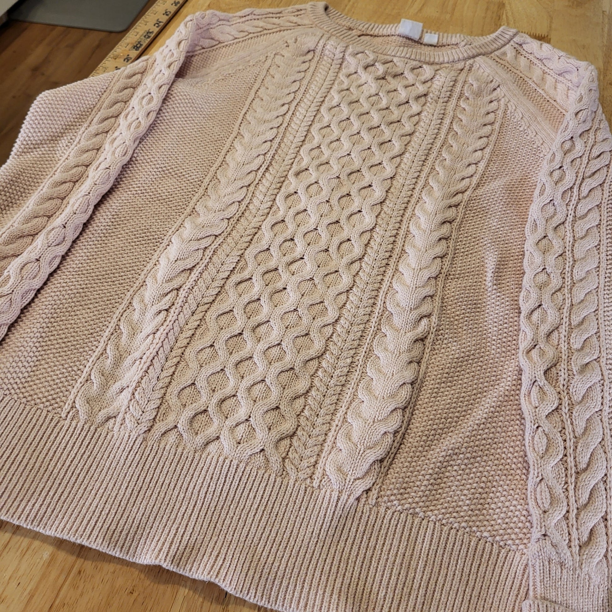 Gap pink cable knit sweater 100% cotton small 17" Pit to pit 25" long retro