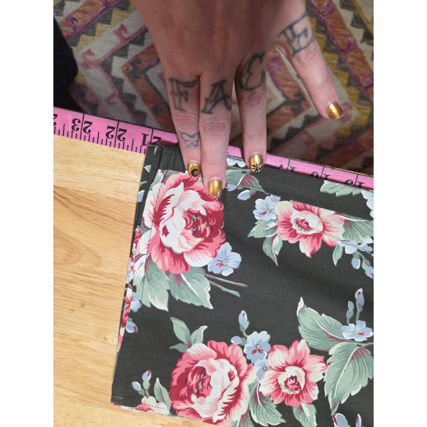 Lauren by Ralph Lauren size 12 pink and black floral cropped straight leg jeans