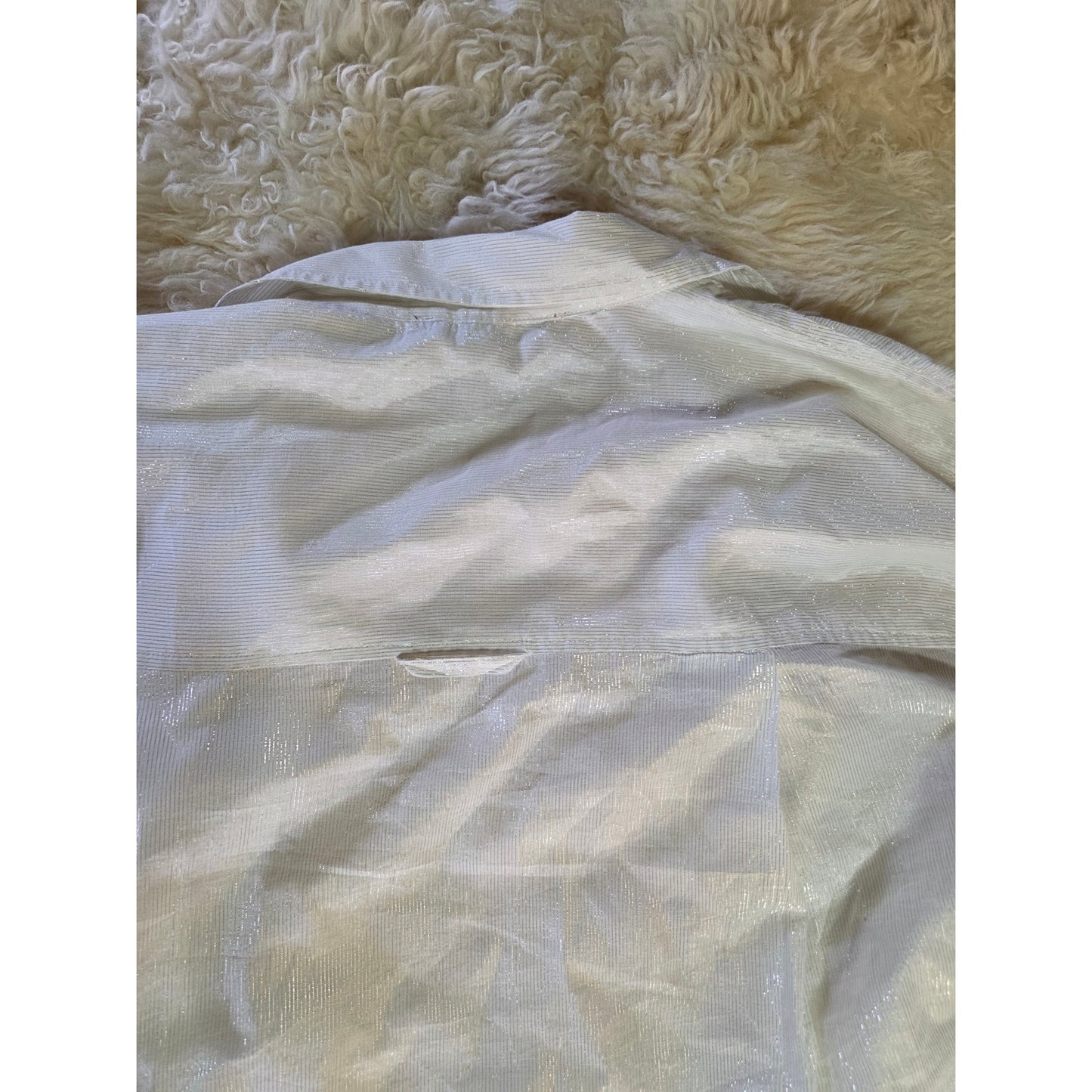 Gloria Vanderbilt White long sleeve collared button down silver metallic Medium
