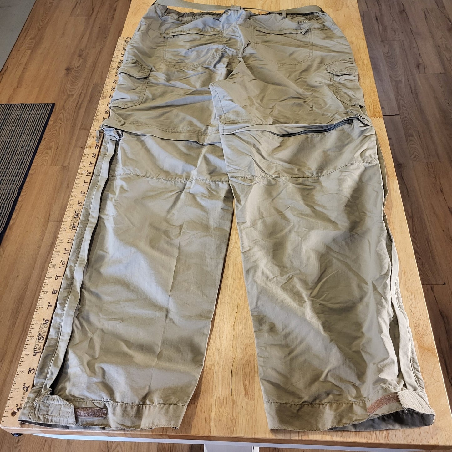 REI 14 Petite Khaki Nylon Convertible Pants Zip Pocket Belted 32" Waist