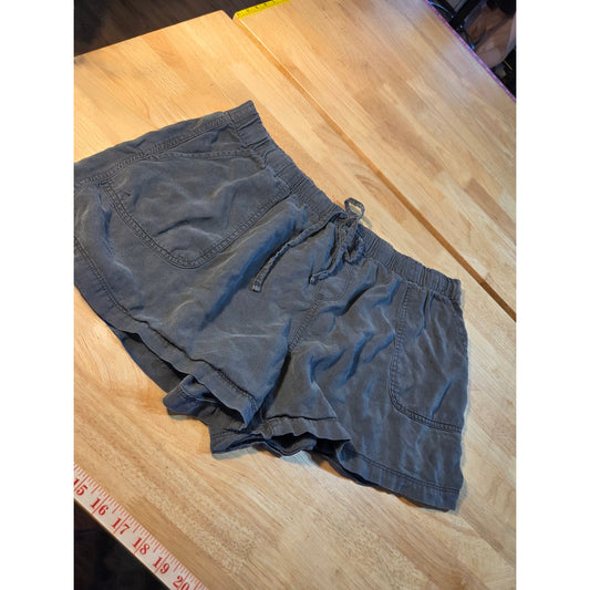 Gap size extra large gray soft flowy elastic waist tie front shorts pockets