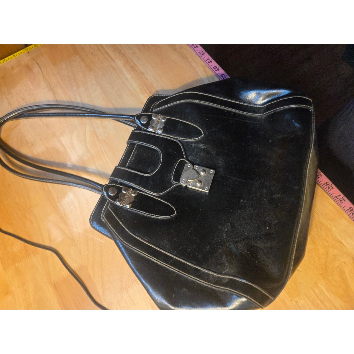 Vintage black purse silver class detail shoulder bag patent leather Style