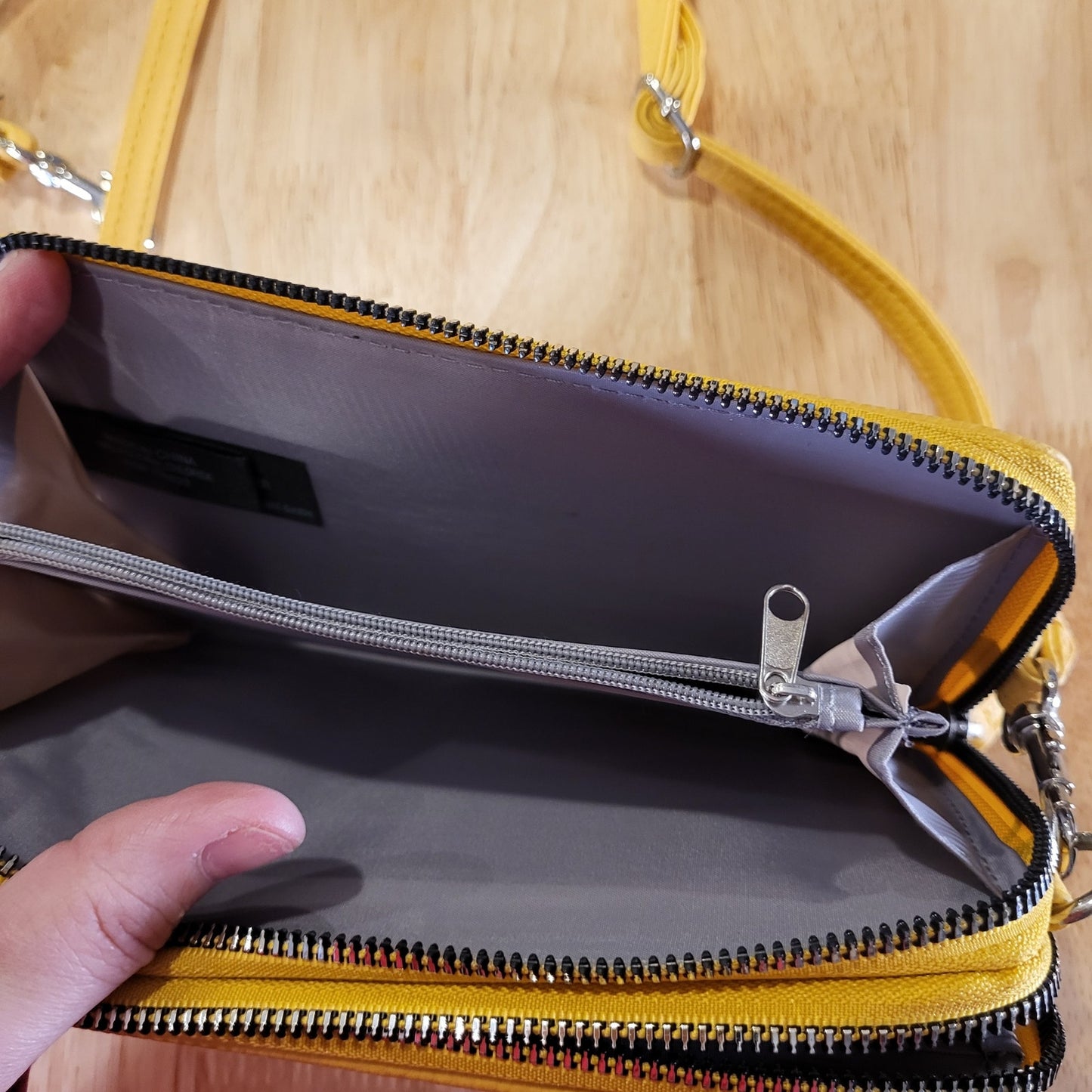 Kenneth Cole Reaction Yellow Pebbled Leather Cross Body 8" X 5" Zip