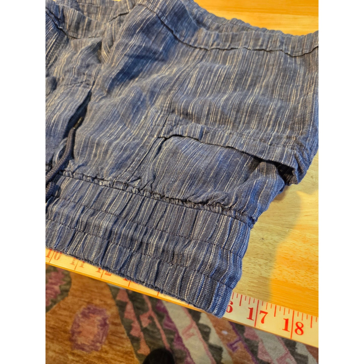 Athleta Navy blue textured stripe elastic waist athletic shorts pockets tie sz10