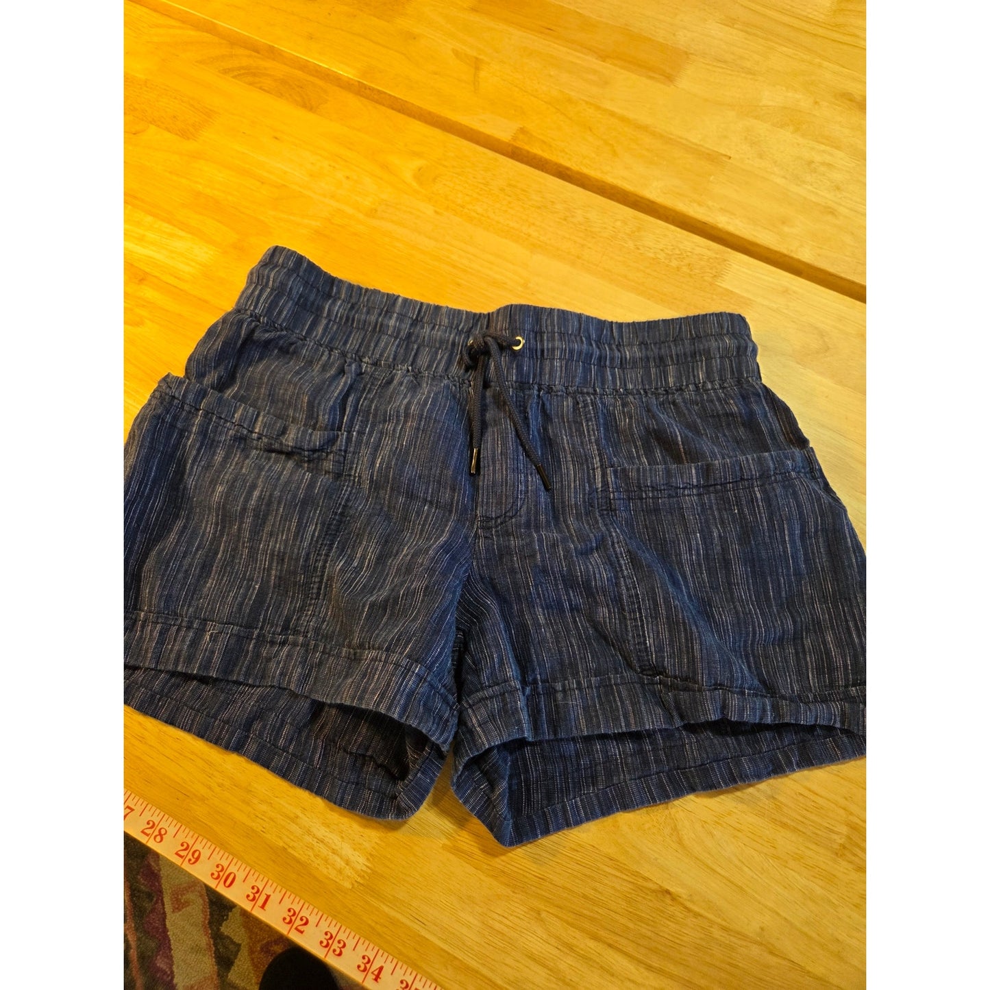 Athleta Navy blue textured stripe elastic waist athletic shorts pockets tie sz10