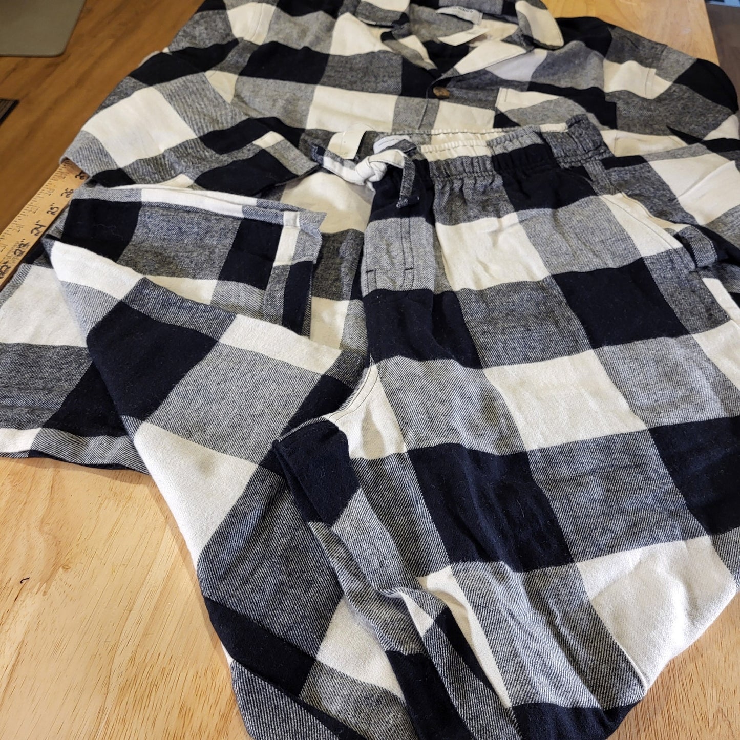 NWT Old Navy Black & White Buffalo Check Flannel Pajama Set Large
