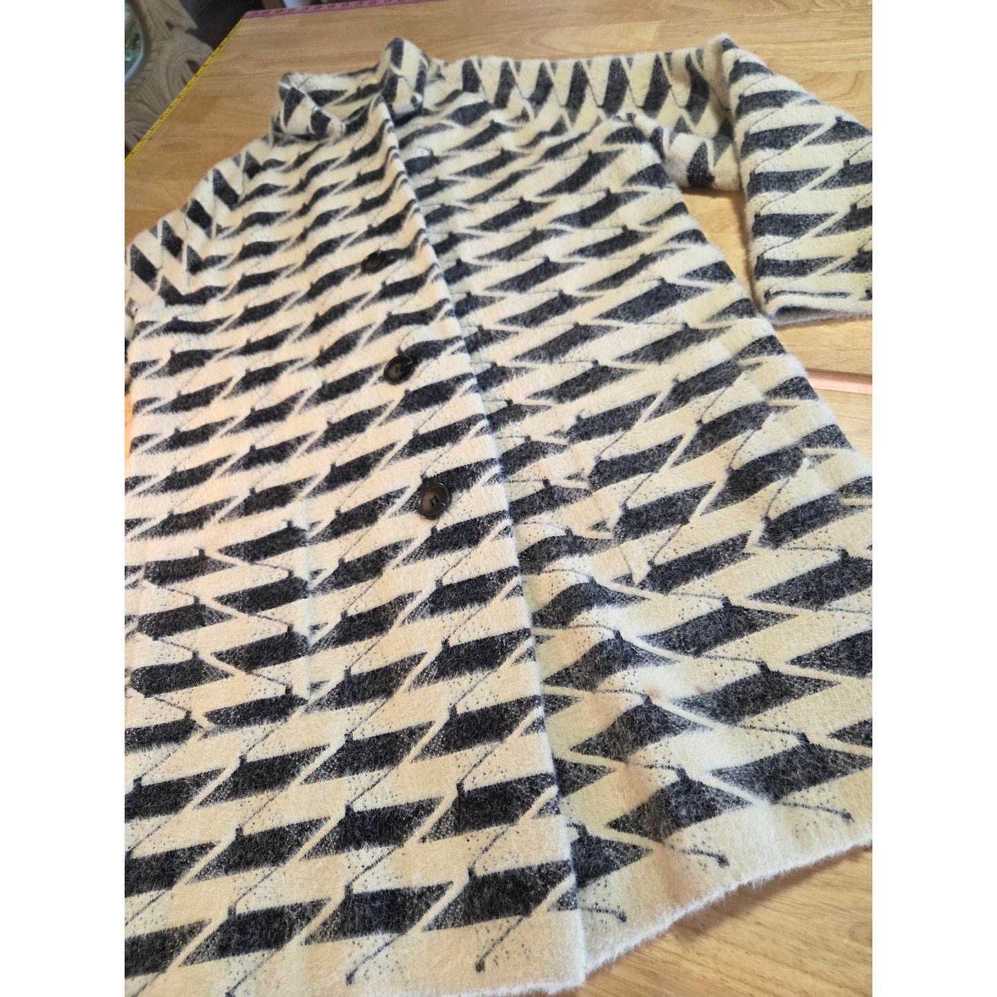Cliche wool blend houndstooth knit mid-length sweater patch pockets very soft L