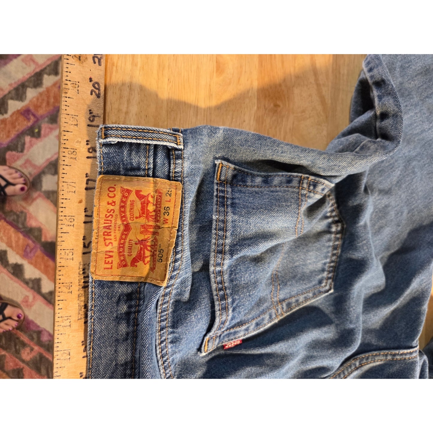 Levi's 505 36 x 29 Medium Wash Denim Classic Jeans