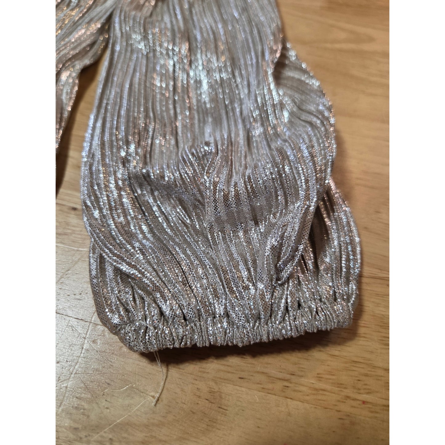 Chenault metallic long sleeve pleated blouse nylon rayon small