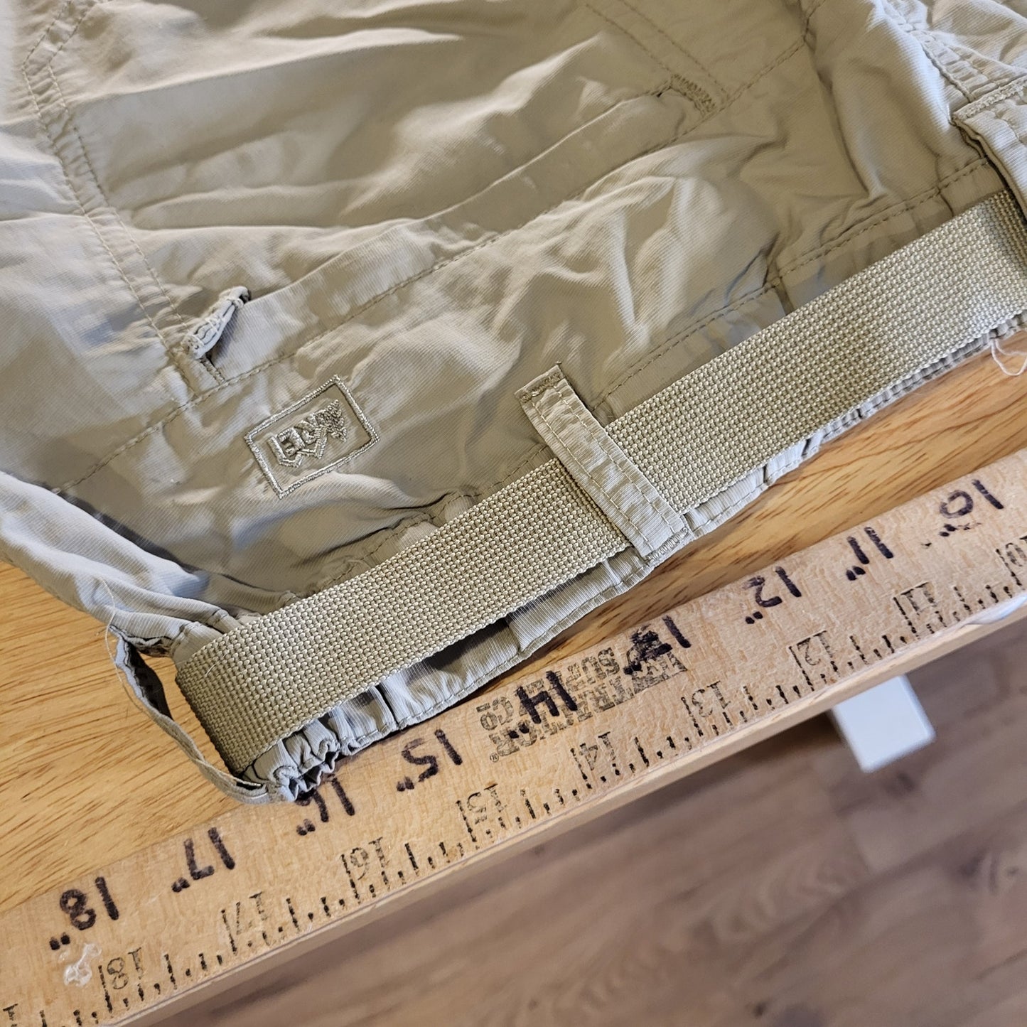 REI 14 Petite Khaki Nylon Convertible Pants Zip Pocket Belted 32" Waist